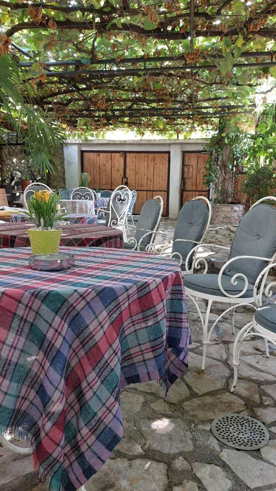 Heart Of Old Town Guesthouse Podgorica Bagian luar foto
